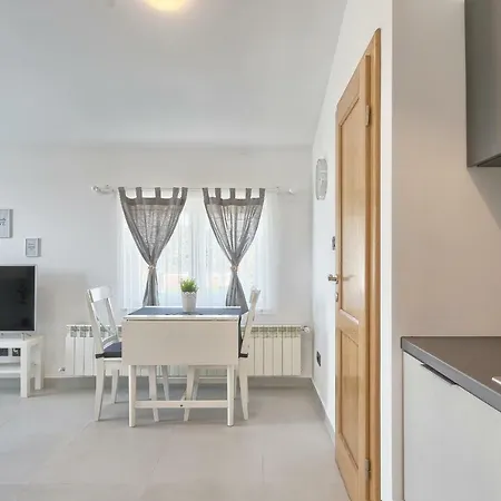 Apartment La